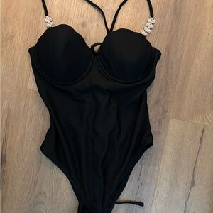 SHEIN Black Kids Bodysuit with White Accents